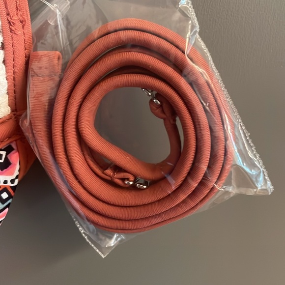 NWT, xhilaration, push up bikini top with strap included, size small - Picture 7 of 7